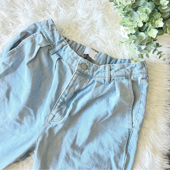 ASOS DESIGN Men Baggy Wide Leg Light Wash Blue Jeans - Picture 3 of 6